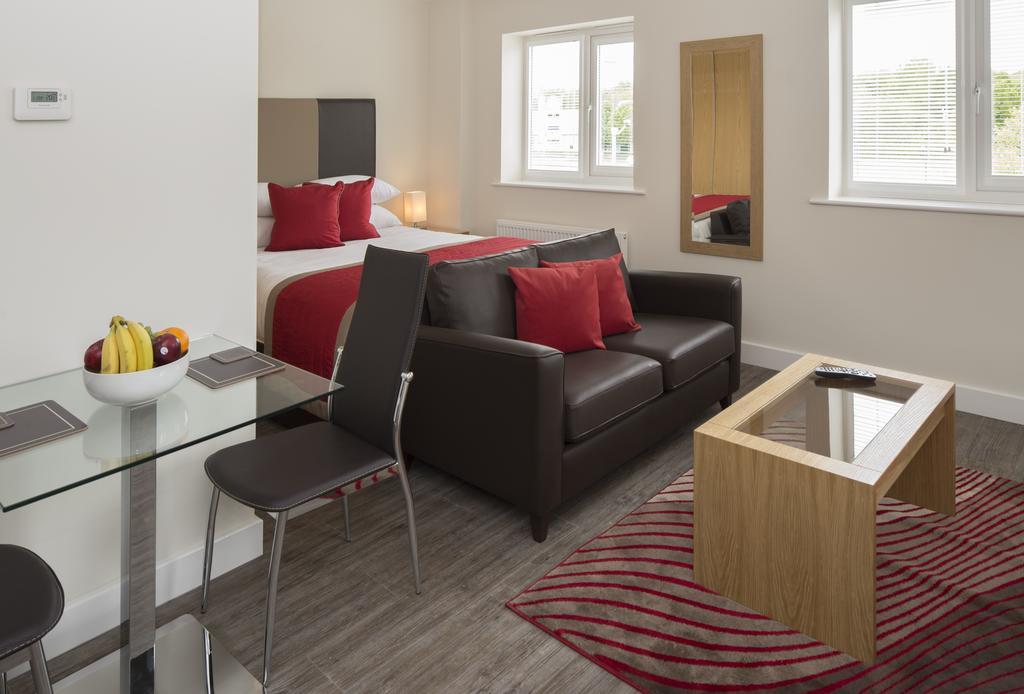 House Of Fisher - Beneficial House Bracknell Zimmer foto