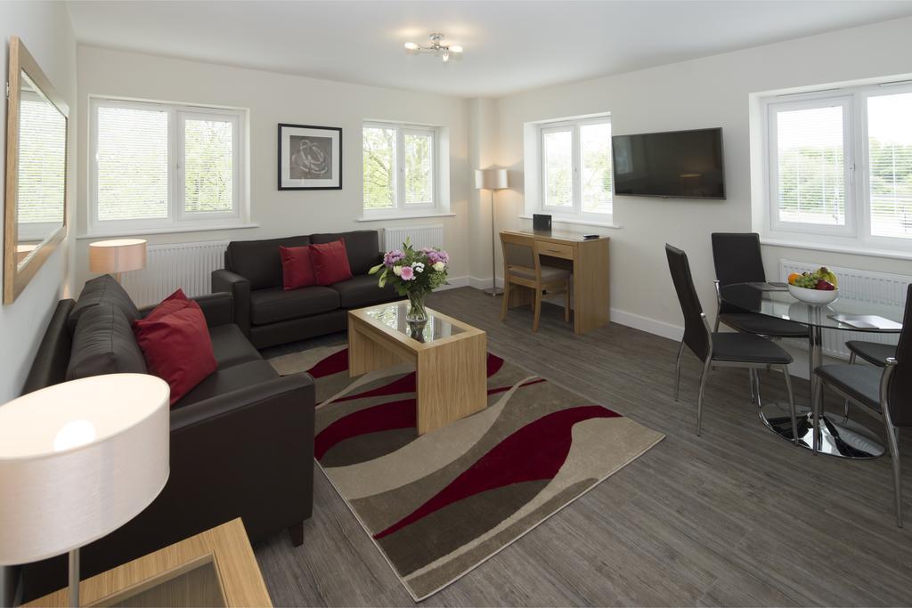 House Of Fisher - Beneficial House Bracknell Zimmer foto